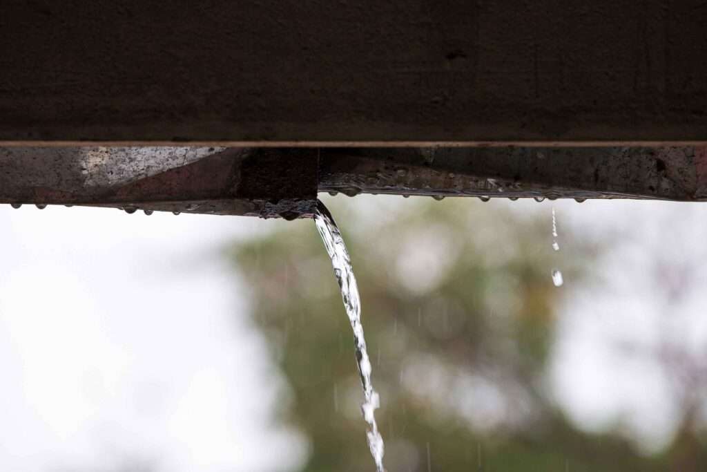 Embraces The Amazing Benefits Of Seamless Gutters